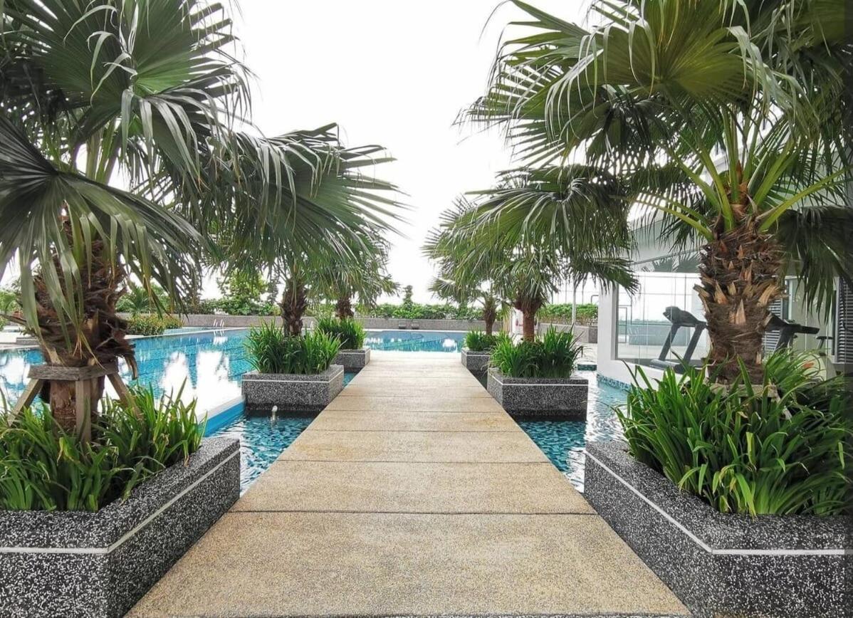 Platino 4Bedrooms Paradigm Mall Netflix By Stay جوهر بهرو المظهر الخارجي الصورة
