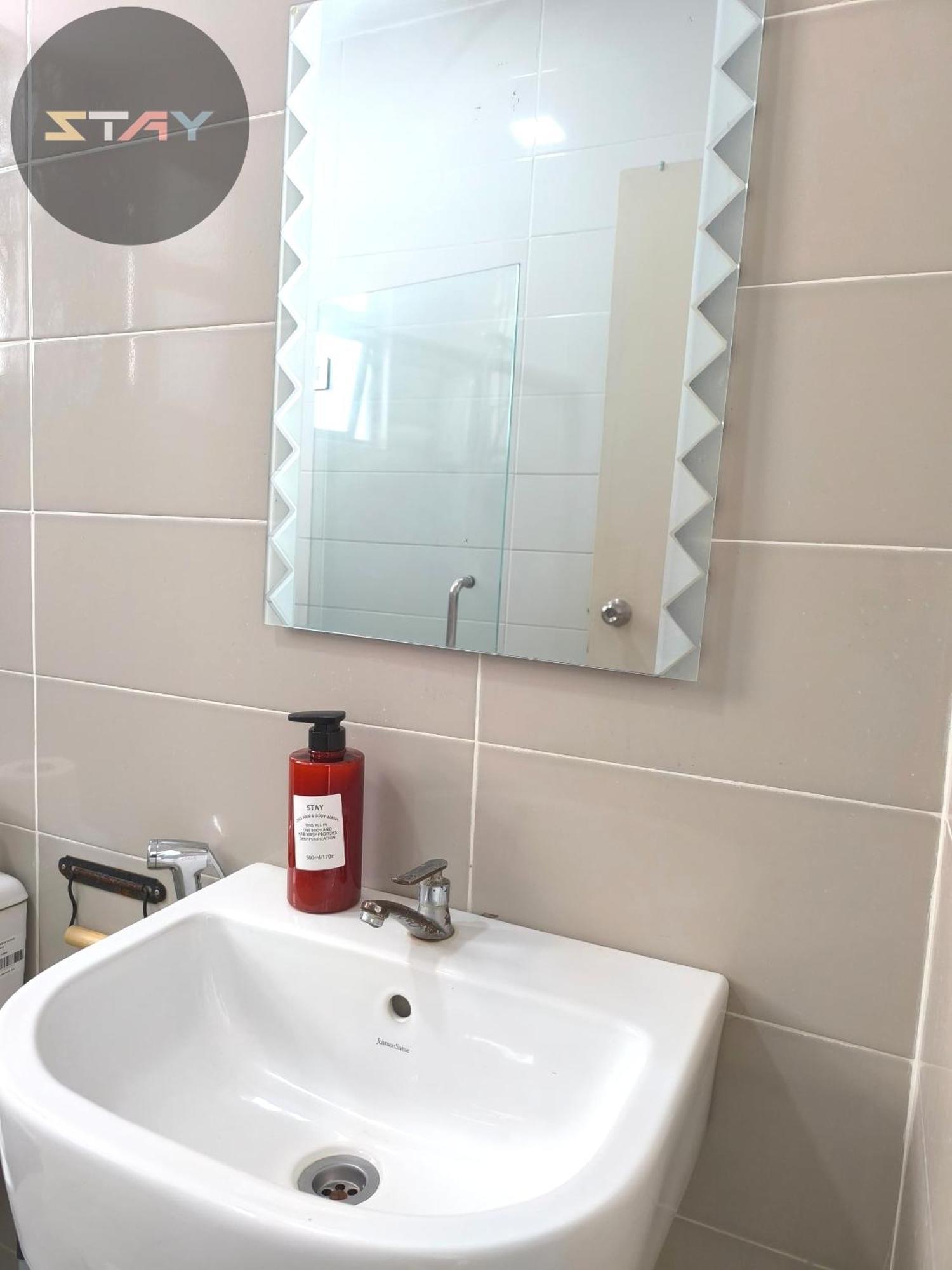 Platino 4Bedrooms Paradigm Mall Netflix By Stay جوهر بهرو المظهر الخارجي الصورة