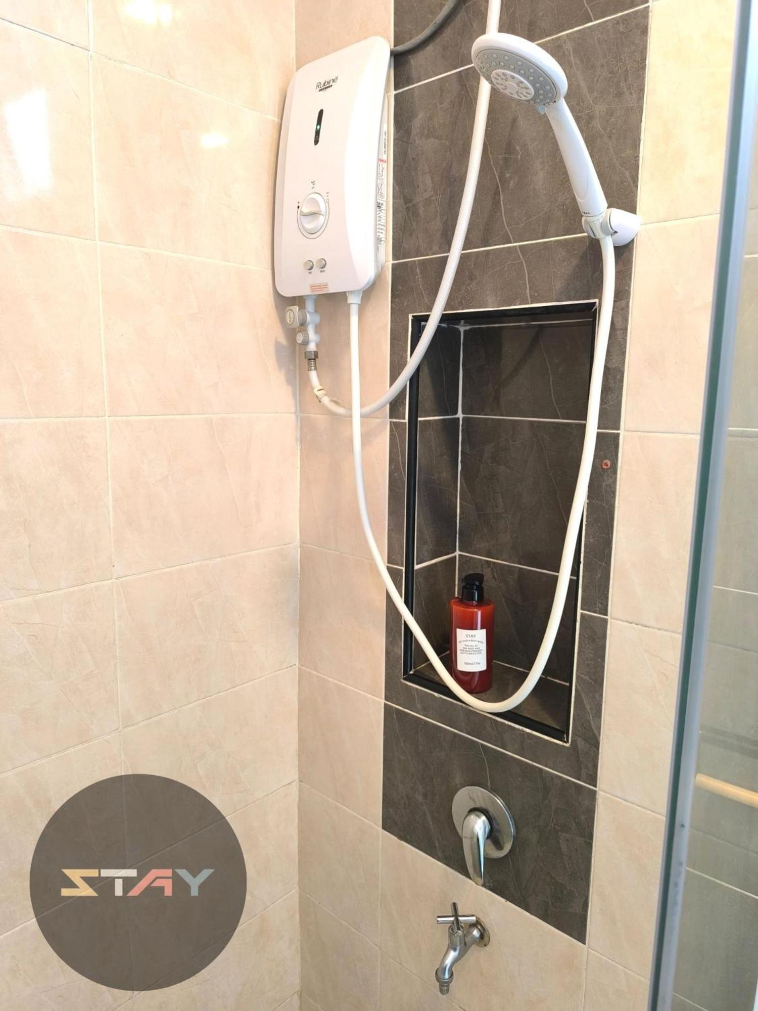 Platino 4Bedrooms Paradigm Mall Netflix By Stay جوهر بهرو المظهر الخارجي الصورة