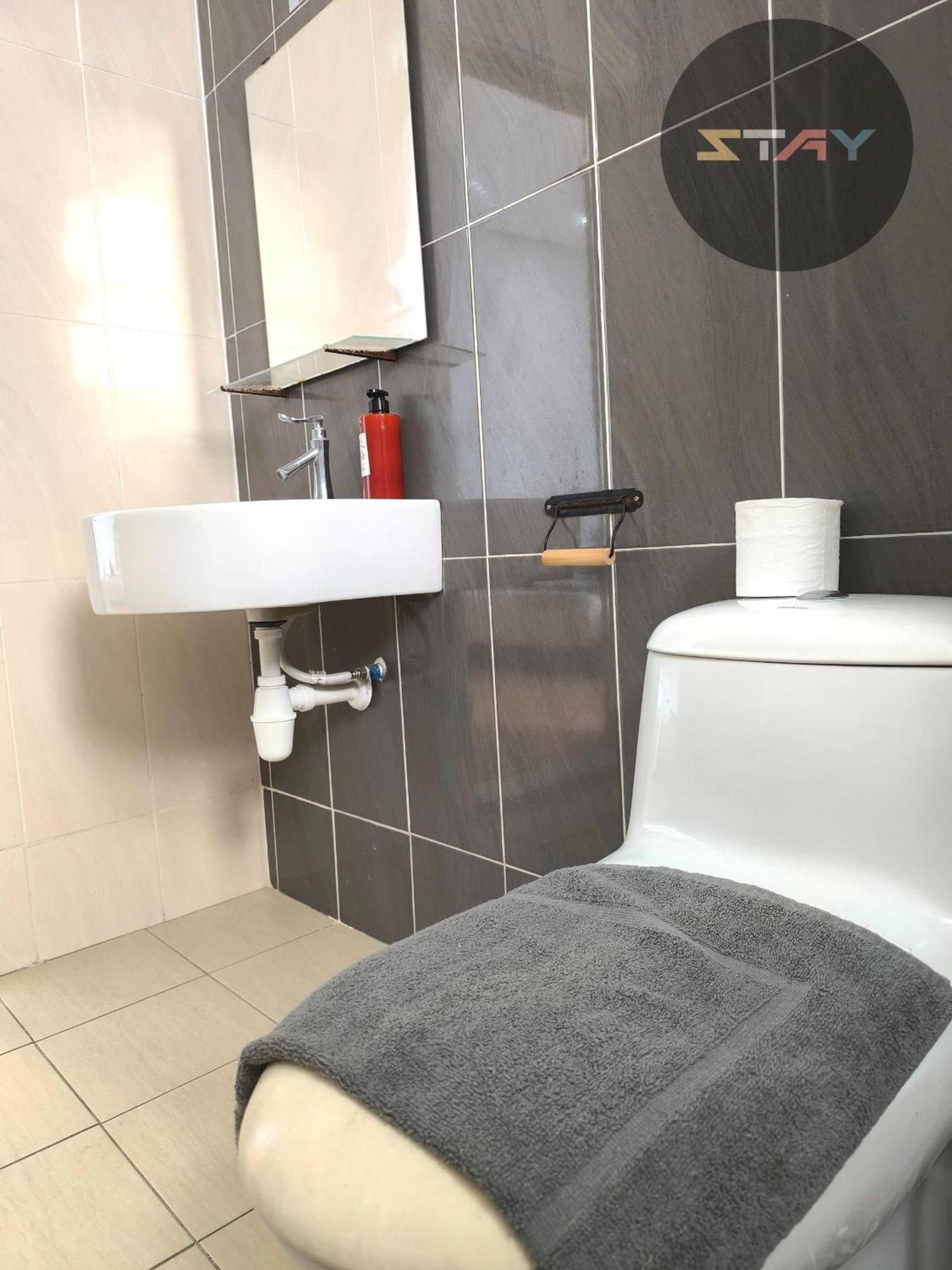 Platino 4Bedrooms Paradigm Mall Netflix By Stay جوهر بهرو المظهر الخارجي الصورة